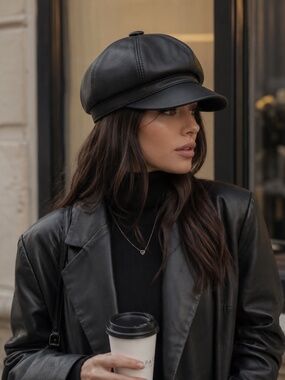 Black Genuine Lambskin Leather Newsboy Cap for Women – French-Style Beret Hat